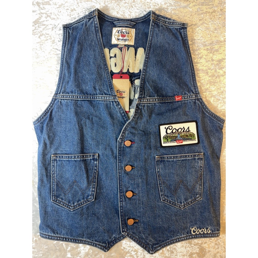 Wrangler x Coors Banquet Denim Vest M NWT Western Beer Cowboy Golden Blue
